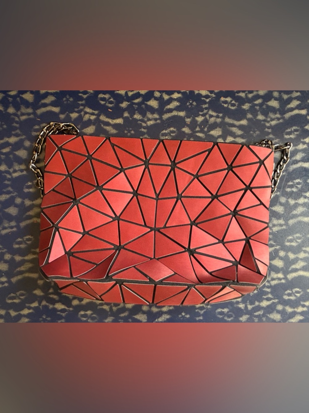 Emilio Pepe Italy Geometric 3D Cube Chain Crossbody Bag Red - Picture 2 of 5
